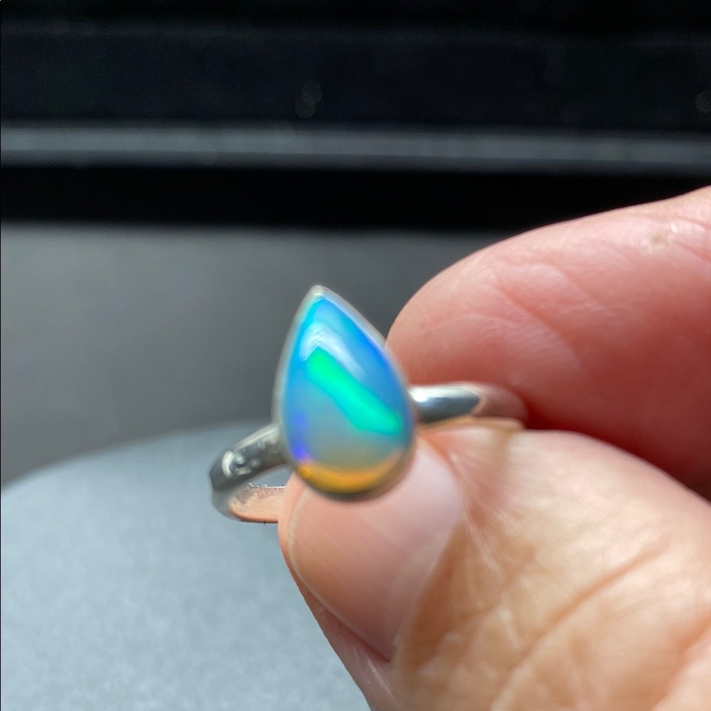 Ethiopian Opal Ring Size 9 in Solid Sterling Silver 925 - Picture 4 of 8